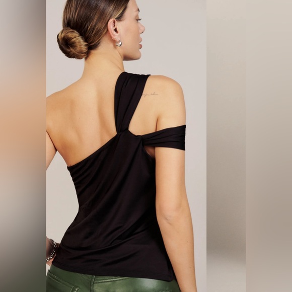 Reformation Arlie Knit top - Picture 2 of 9